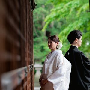 背中合わせ